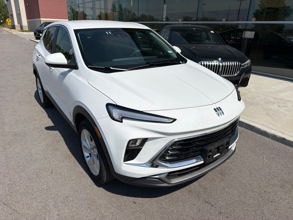 2025 Buick Encore GX Preferred — photo 1 of 8