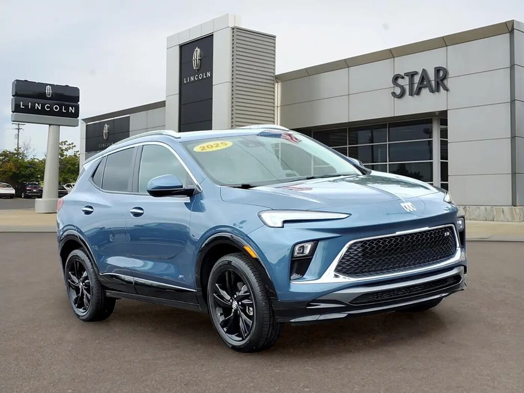 2025 Buick Encore GX Sport Touring — photo 1 of 13