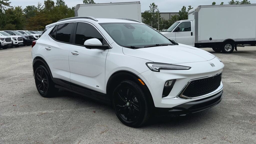 2025 Buick Encore GX Sport Touring — photo 1 of 7