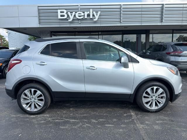 2020 Buick Encore Preferred — photo 1 of 17