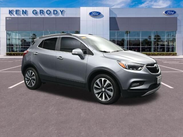2019 Buick Encore Essence — photo 1 of 13