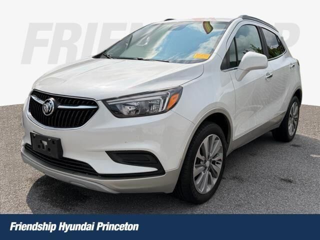 2020 Buick Encore Preferred — photo 1 of 104