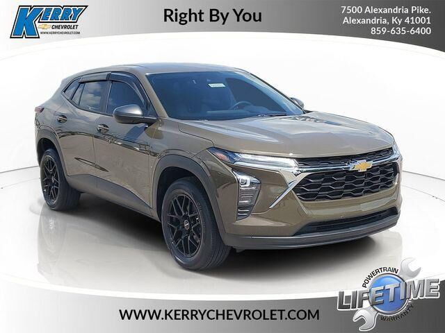 2024 Chevrolet Trax LS — photo 1 of 13