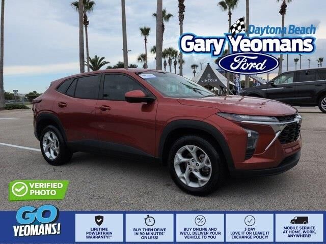 2024 Chevrolet Trax LS — photo 1 of 42