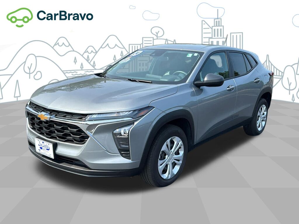 2024 Chevrolet Trax LS — photo 1 of 6