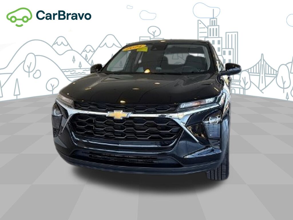 2024 Chevrolet Trax LS — photo 1 of 7