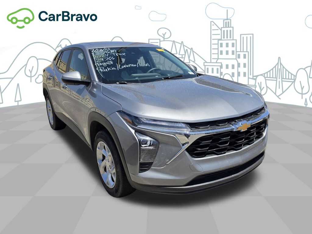2024 Chevrolet Trax LS — photo 1 of 6