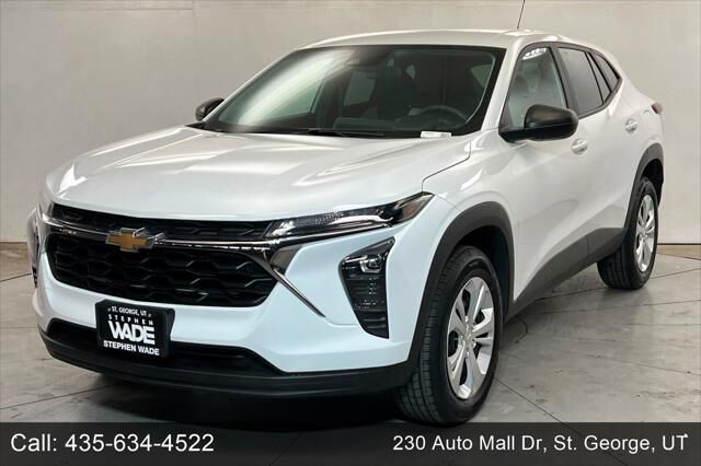 2024 Chevrolet Trax LS — photo 1 of 13