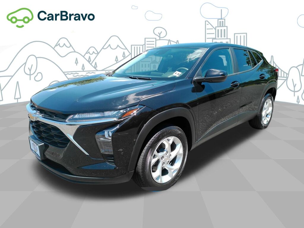 2024 Chevrolet Trax LS — photo 1 of 6
