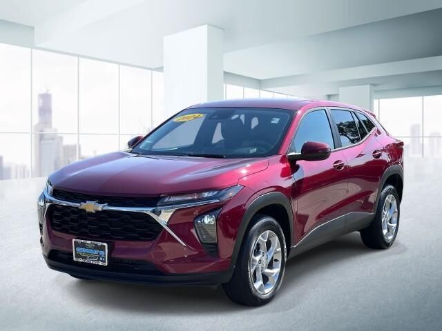2024 Chevrolet Trax LS — photo 1 of 13