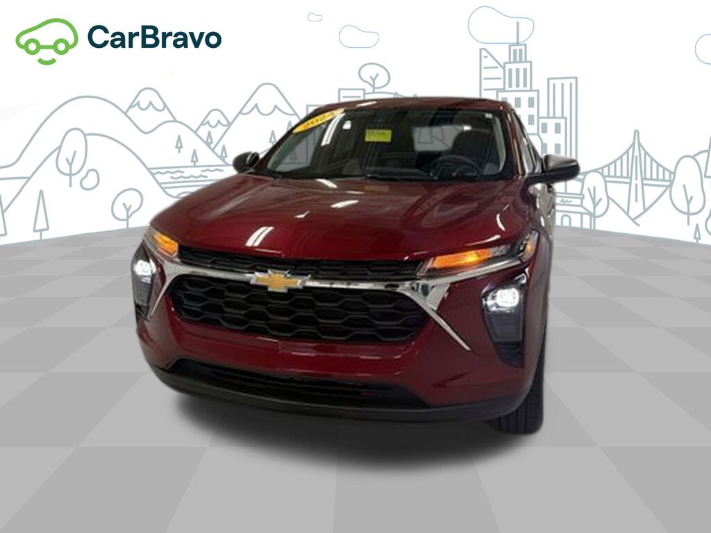 2024 Chevrolet Trax LS — photo 1 of 6