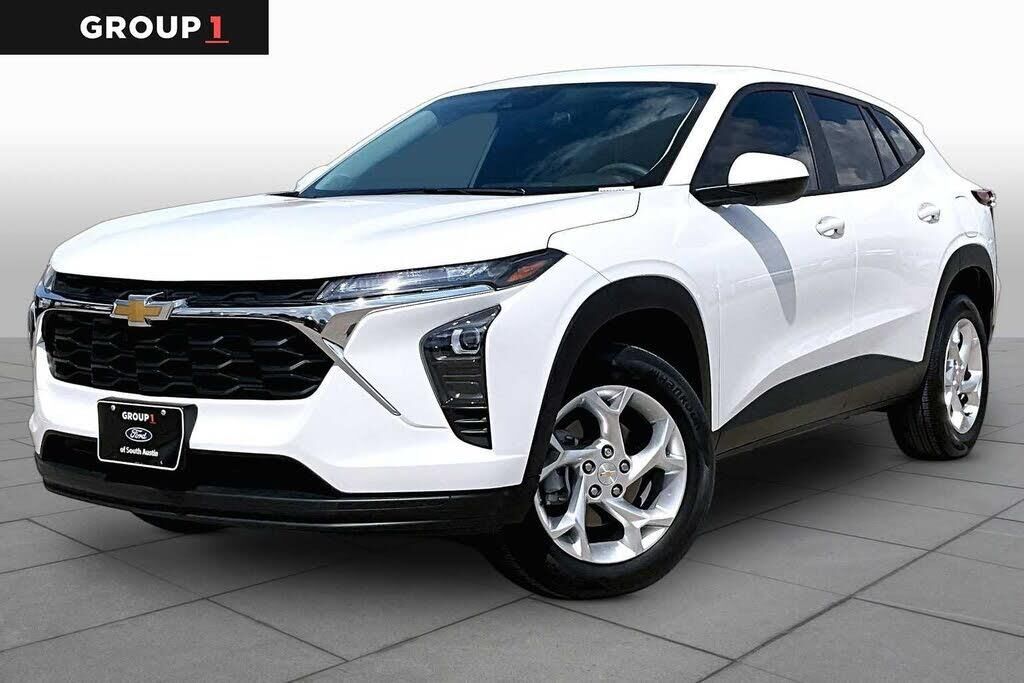 2024 Chevrolet Trax LS — photo 1 of 1