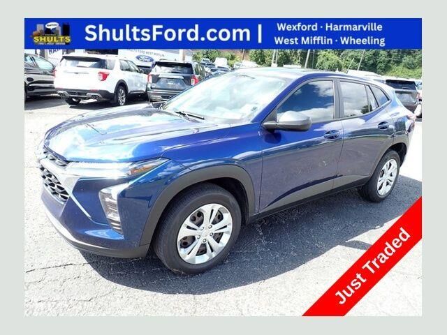 2024 Chevrolet Trax LS — photo 1 of 13