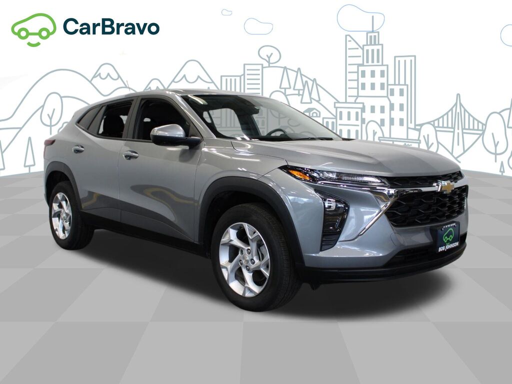 2024 Chevrolet Trax LS — photo 1 of 6