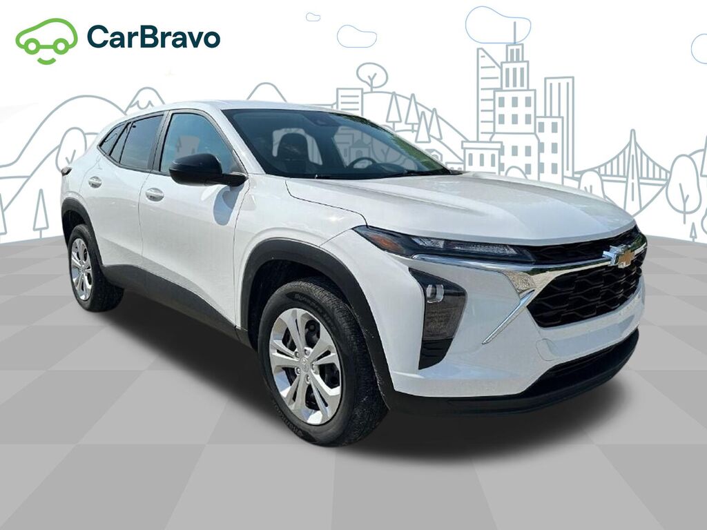 2024 Chevrolet Trax LS — photo 1 of 7