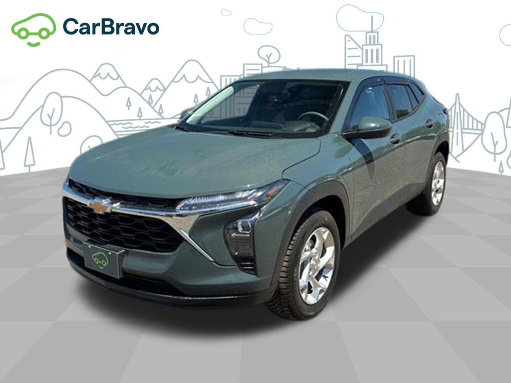 2025 Chevrolet Trax LS — photo 1 of 6