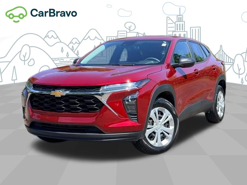 2025 Chevrolet Trax LS — photo 1 of 6