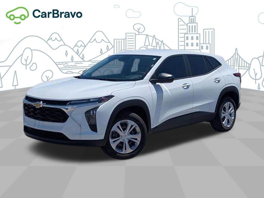 2025 Chevrolet Trax LS — photo 1 of 6