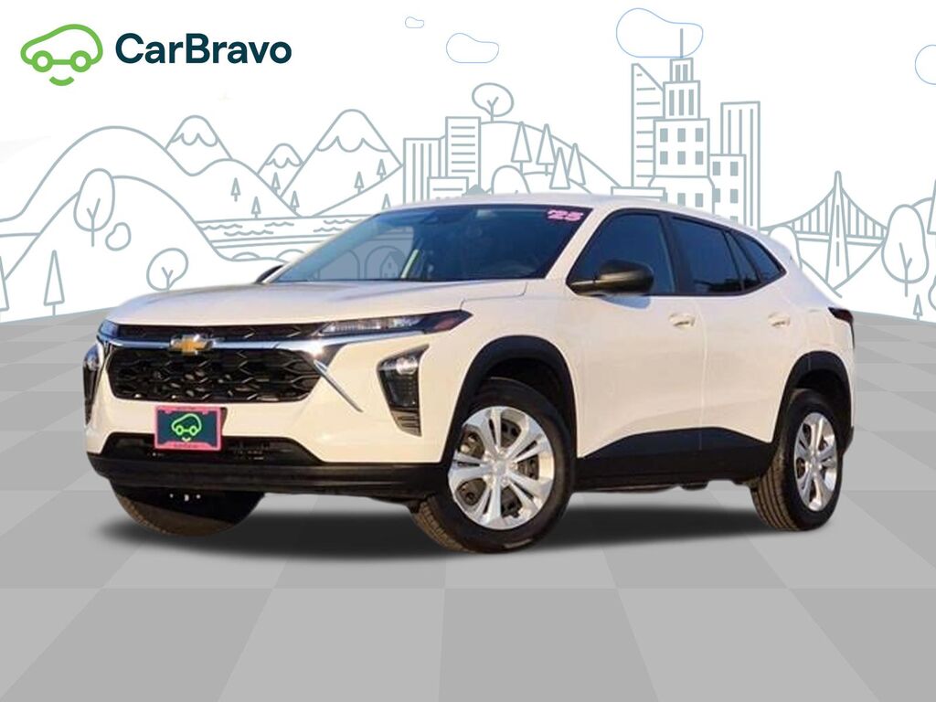 2025 Chevrolet Trax LS — photo 1 of 7