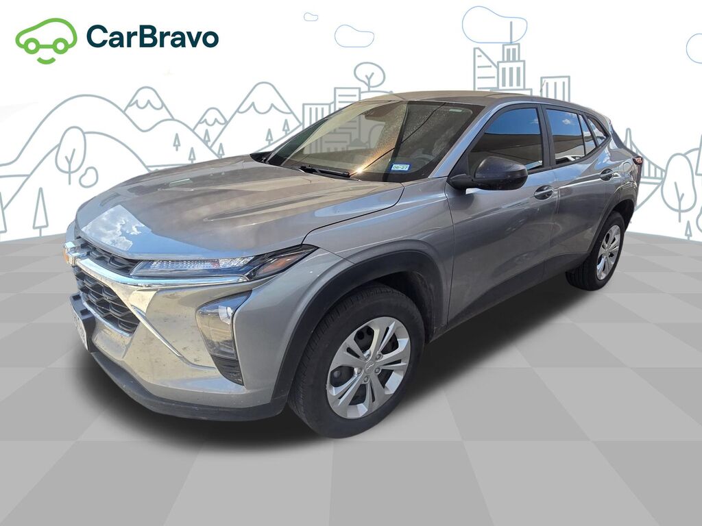 2025 Chevrolet Trax LS — photo 1 of 6
