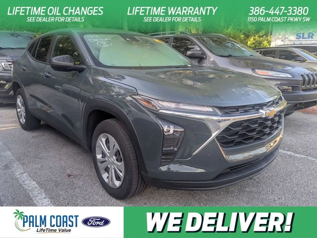 2025 Chevrolet Trax LS — photo 1 of 1