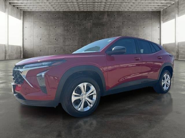 2026 Chevrolet Trax LS — photo 1 of 39