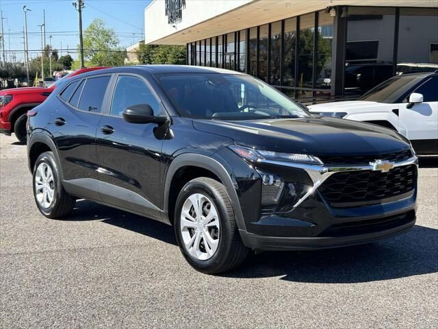 2026 Chevrolet Trax LS — photo 1 of 13
