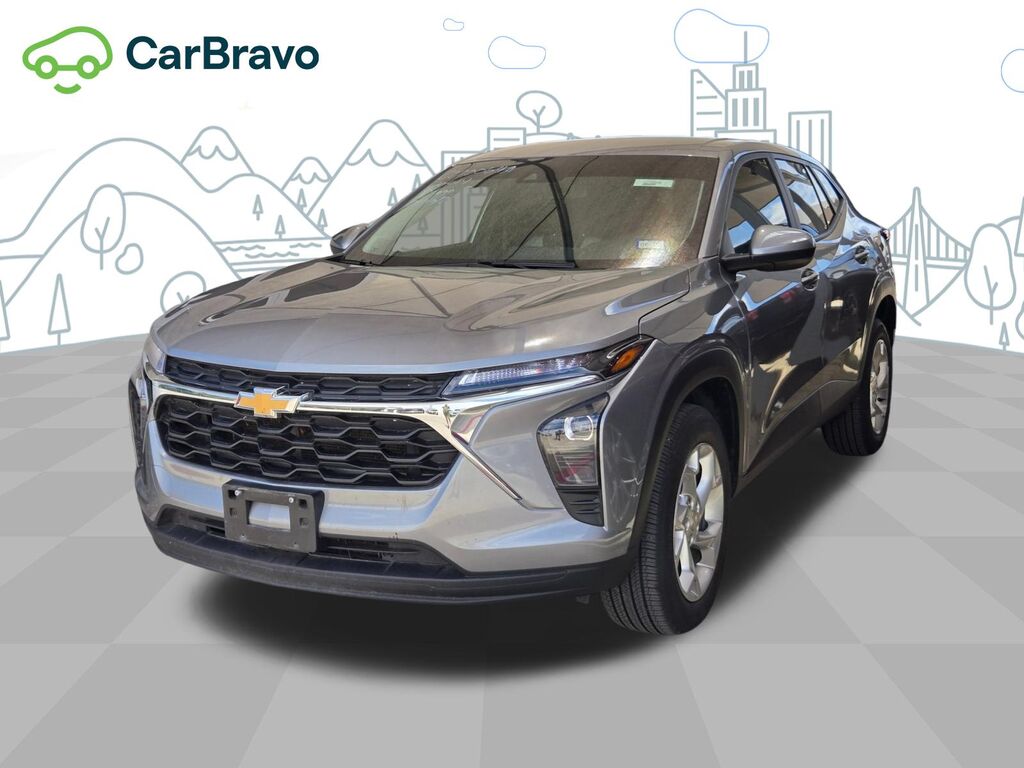 2025 Chevrolet Trax LS — photo 1 of 7