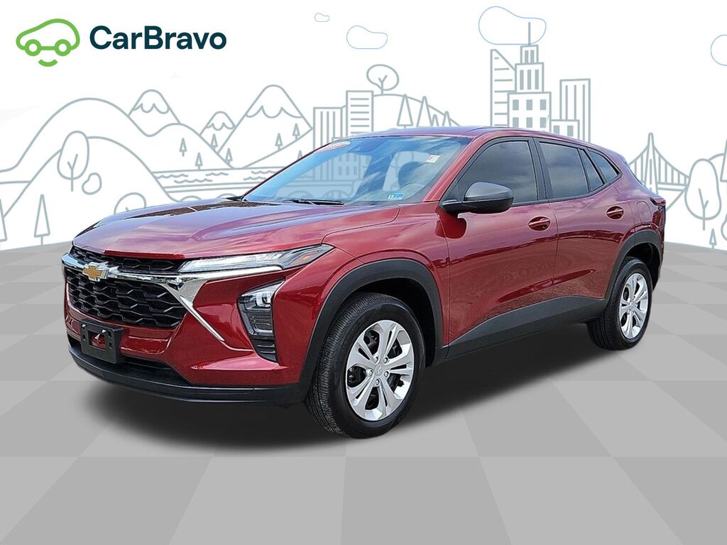 2025 Chevrolet Trax LS — photo 1 of 6