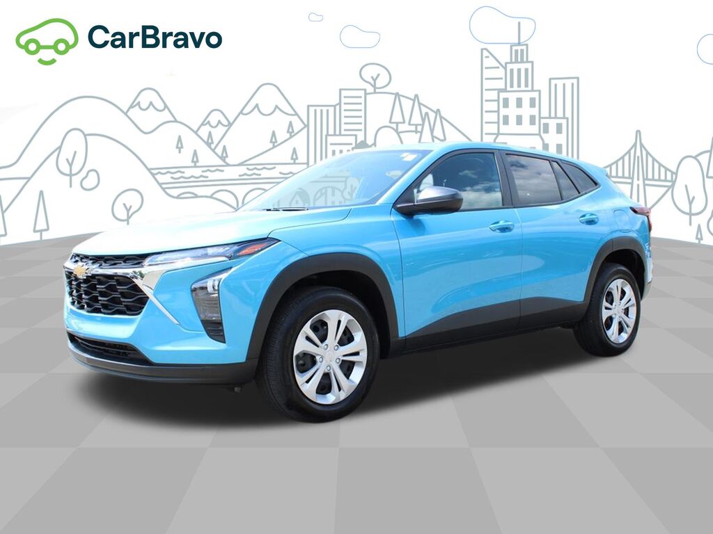 2025 Chevrolet Trax LS — photo 1 of 6