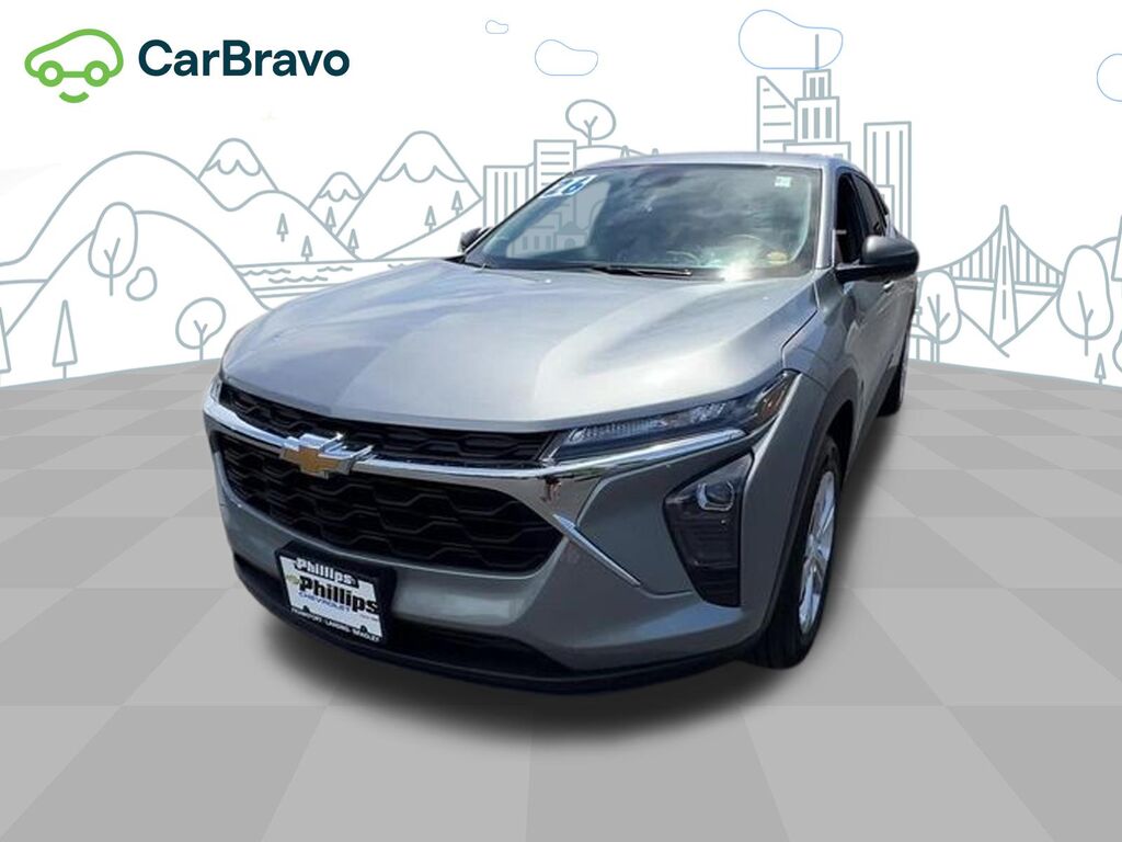 2026 Chevrolet Trax LS — photo 1 of 12