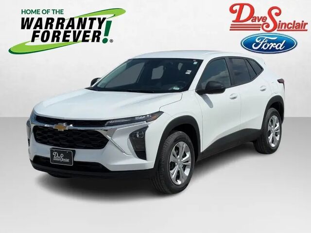 2026 Chevrolet Trax LS — photo 1 of 26