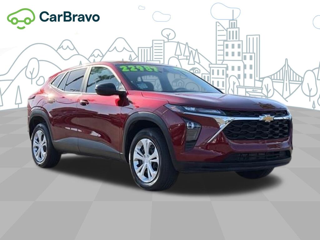 2025 Chevrolet Trax LS — photo 1 of 5