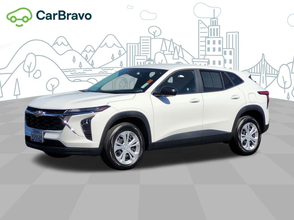 2025 Chevrolet Trax LS — photo 1 of 7