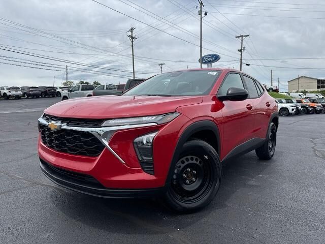 2026 Chevrolet Trax LS — photo 1 of 26