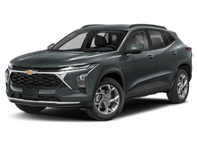 2025 Chevrolet Trax LS — photo 1 of 16