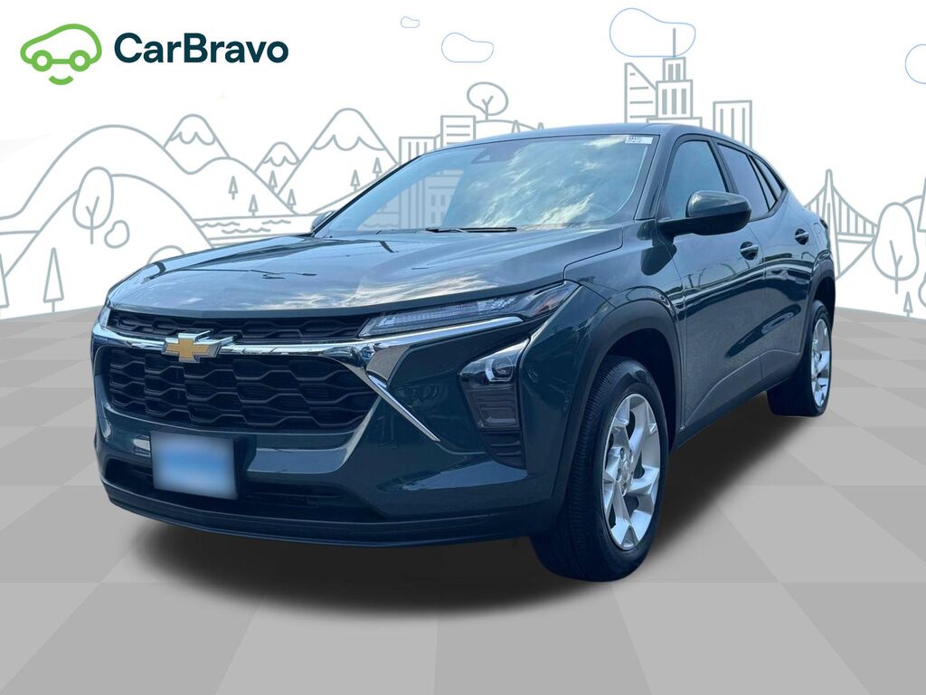 2025 Chevrolet Trax LS — photo 1 of 6