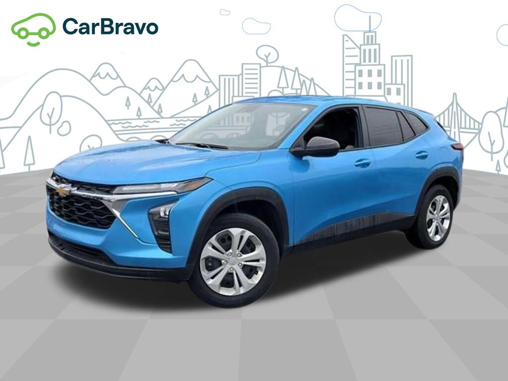 2025 Chevrolet Trax LS — photo 1 of 7