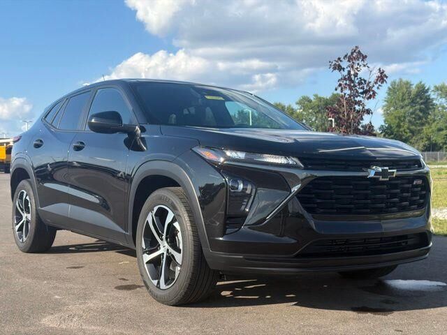2024 Chevrolet Trax RS — photo 1 of 26