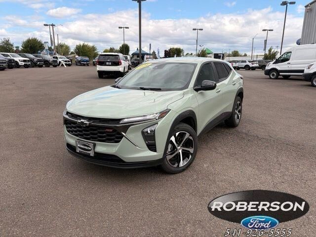 2024 Chevrolet Trax RS — photo 1 of 13