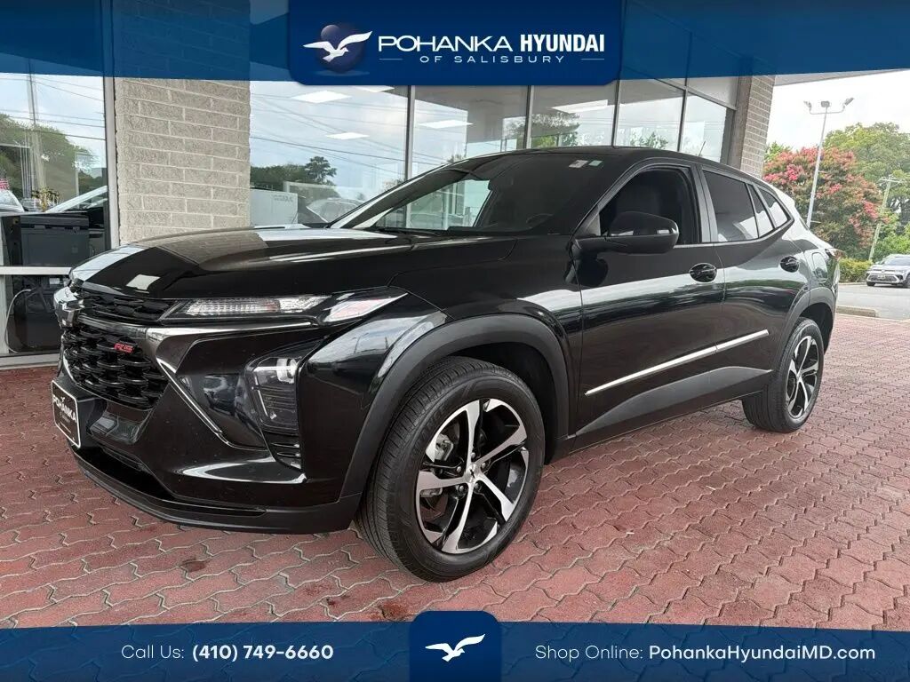 2024 Chevrolet Trax RS — photo 1 of 23
