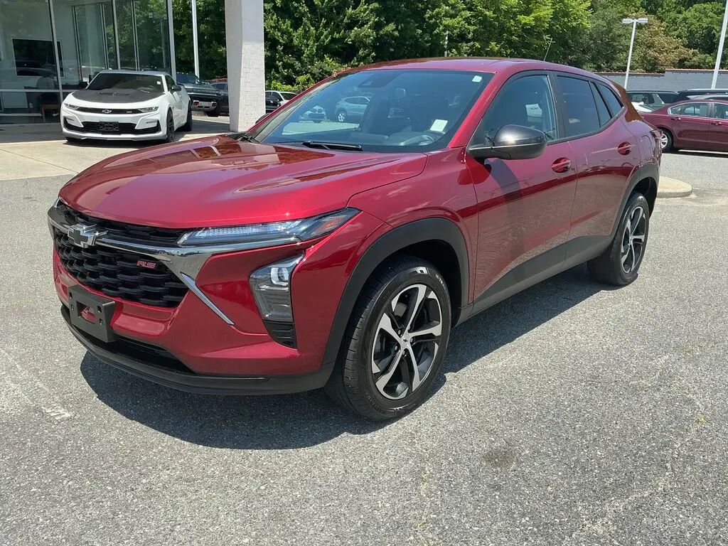 2024 Chevrolet Trax RS — photo 1 of 13
