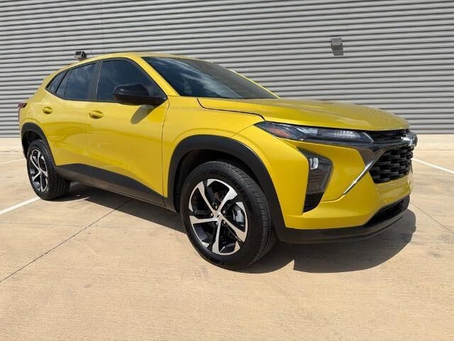 2024 Chevrolet Trax RS — photo 1 of 13