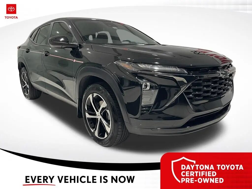 2024 Chevrolet Trax RS — photo 1 of 14