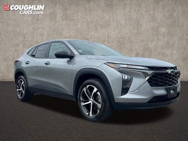 2024 Chevrolet Trax RS — photo 1 of 13