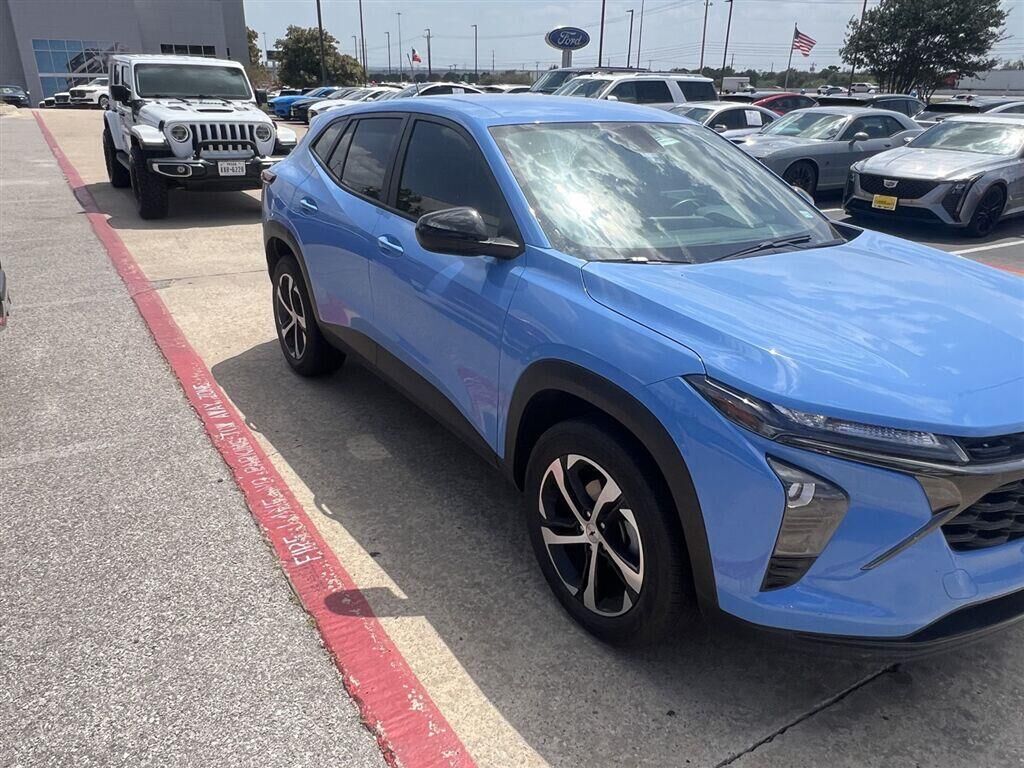 2024 Chevrolet Trax RS — photo 1 of 1