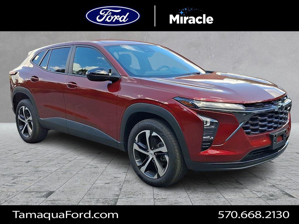 2024 Chevrolet Trax RS — photo 1 of 2