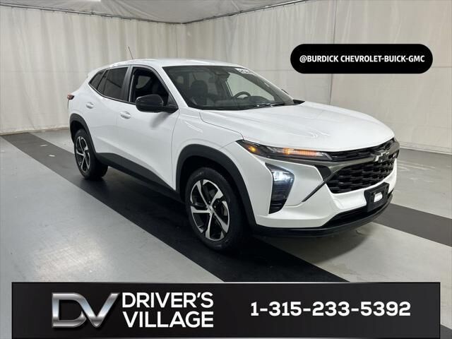 2024 Chevrolet Trax RS — photo 1 of 13