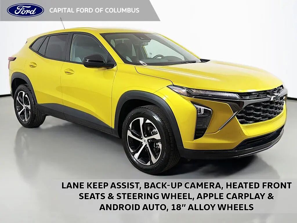 2025 Chevrolet Trax RS — photo 1 of 11