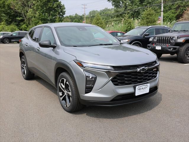 2025 Chevrolet Trax RS — photo 1 of 38